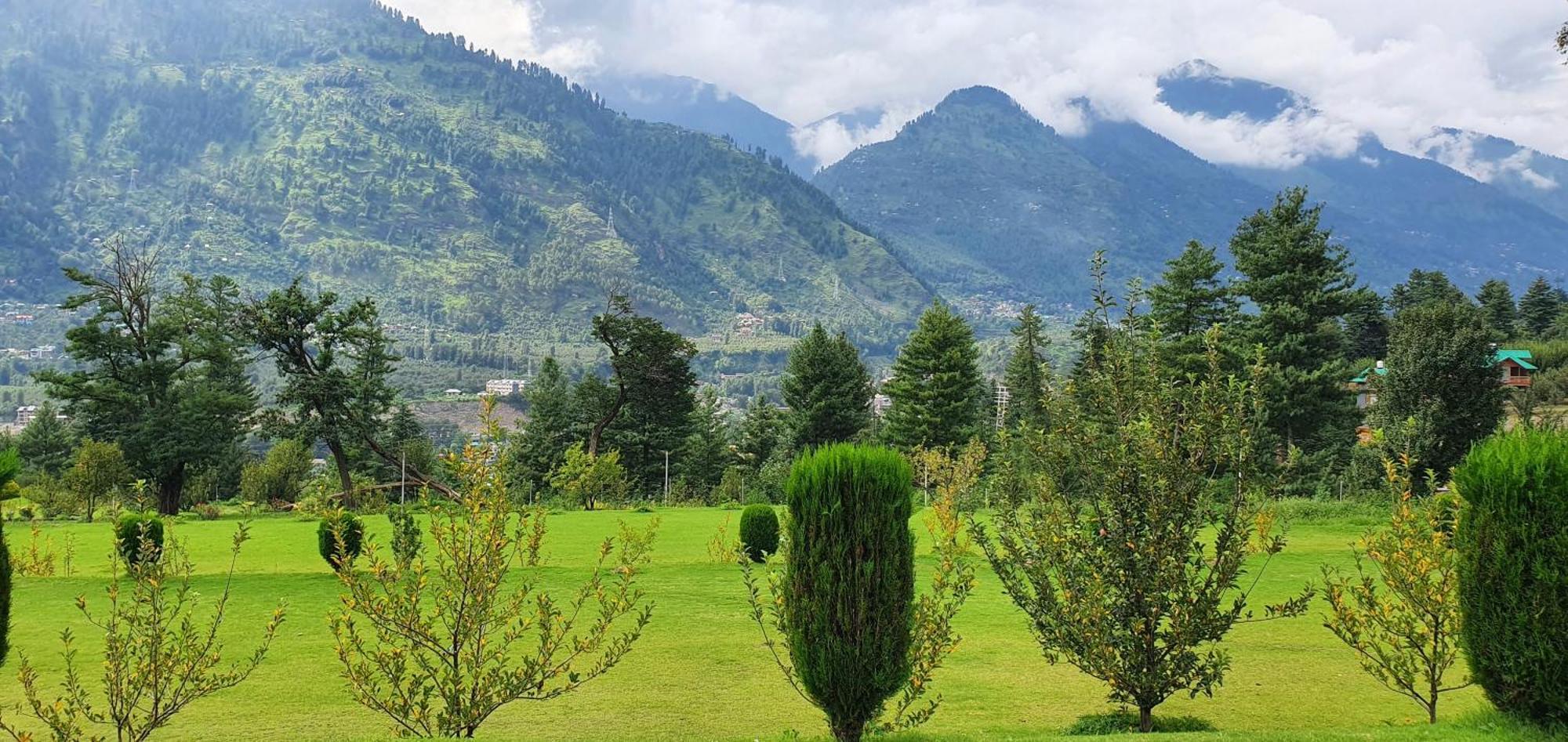 Anand Vardhan Resorts Manāli Exteriör bild