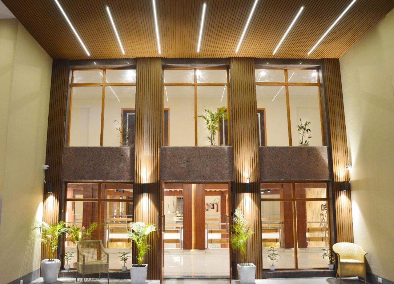 Anand Vardhan Resorts Manāli Exteriör bild